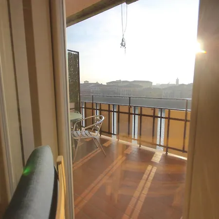 Vr Cangrande On The River アパート ヴェローナ